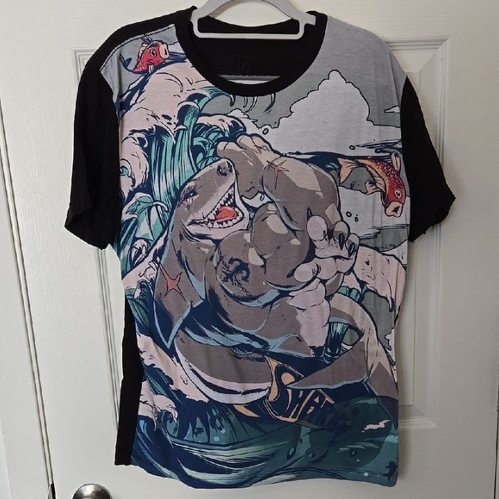 Graphic Shark Print T-Shirt - Black and Gray
